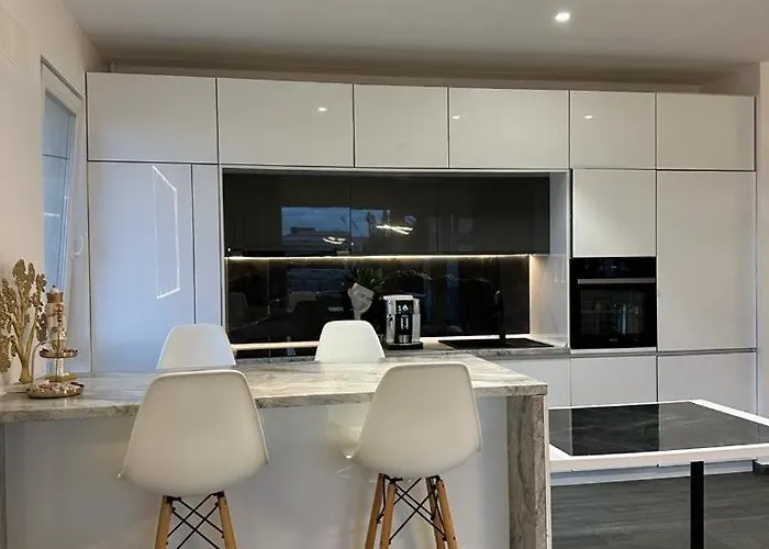 Cleo's Penthouse Apartment *