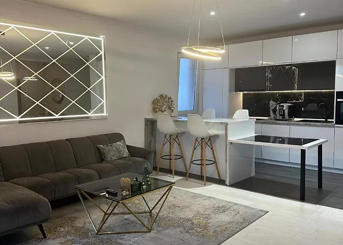 Cleo's Penthouse Apartment *