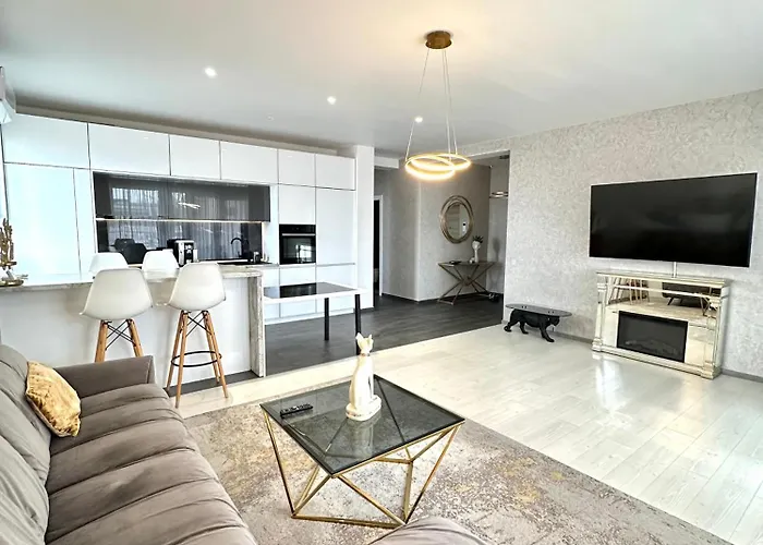 Cleo's Penthouse Apartment